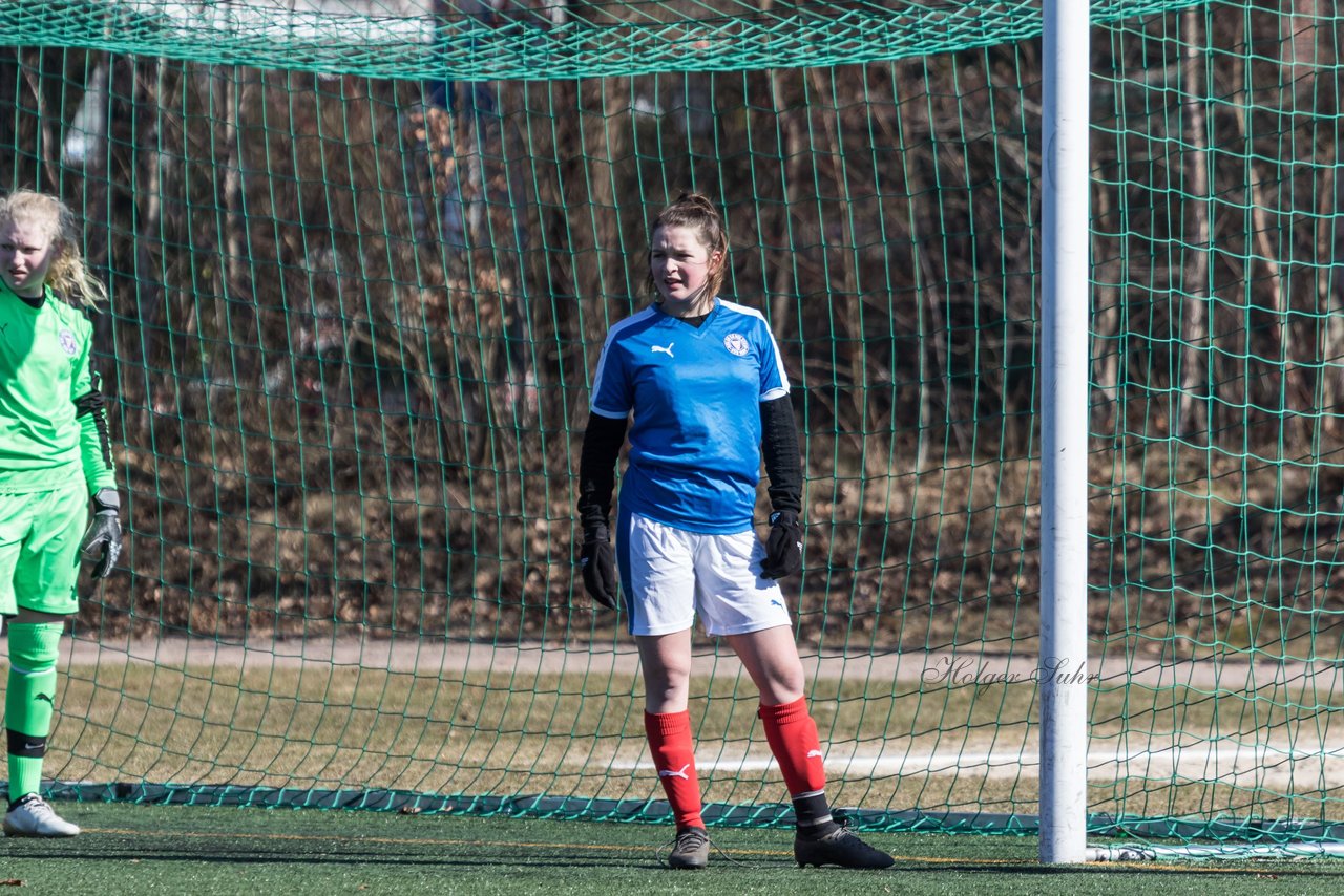 Bild 229 - B-Juniorinnen Halbfinale SVHU - Holstein Kiel : Ergebnis: 3:0